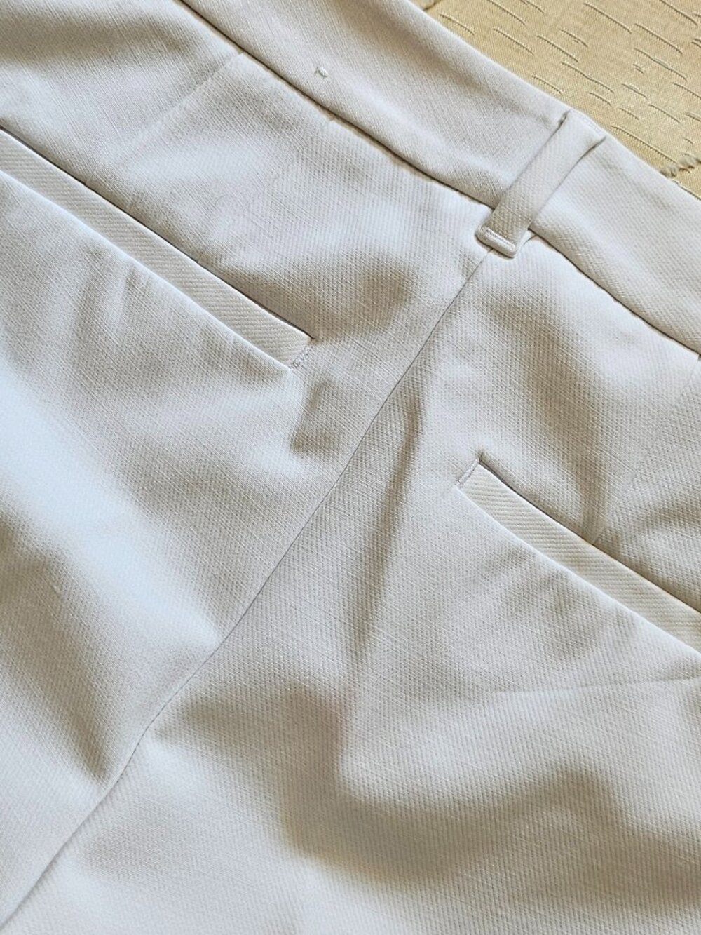 WHBM WHITE SLIM ANKLE PANTS SIZE 0P